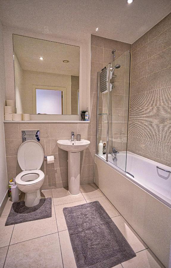 Апартаменты Gillingham One Экстерьер фото